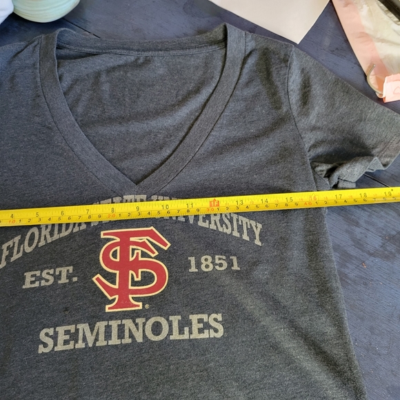 Florida State V-Neck T-Shirt.    Sz M - Picture 3 of 5